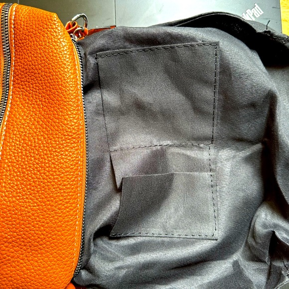 Beautiful camel color crossbody bag - Picture 8 of 10